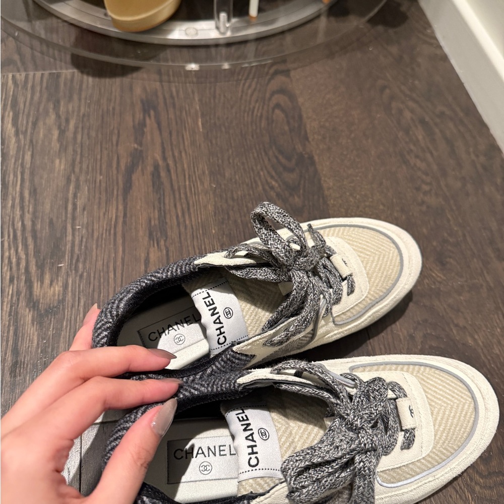 CHANEL Ivory and Ebony Lace-Up Sneakers - Picture 4 of 6